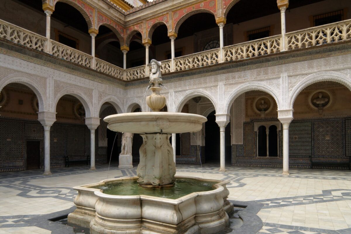 Uno de los patios interiores de la Casa Pilatos de Sevilla.